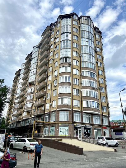2-к. квартира, 80 м², 8/12 эт.