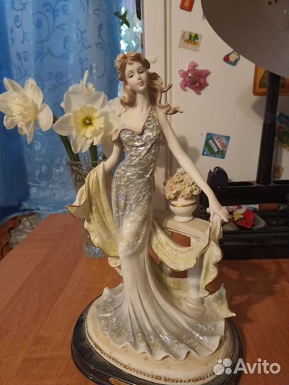 Фарфоровые статуэтки италия