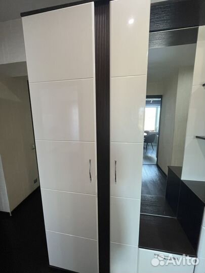 Шкаф в прихожую с зеркалом