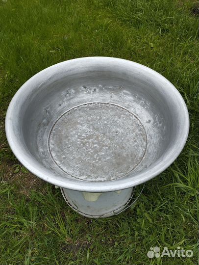 Алюминиевые и эмалированные тазы СССР