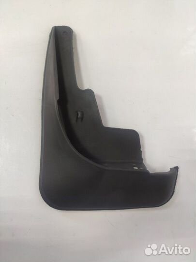 Брызговик передний левый Toyota Avensis T250