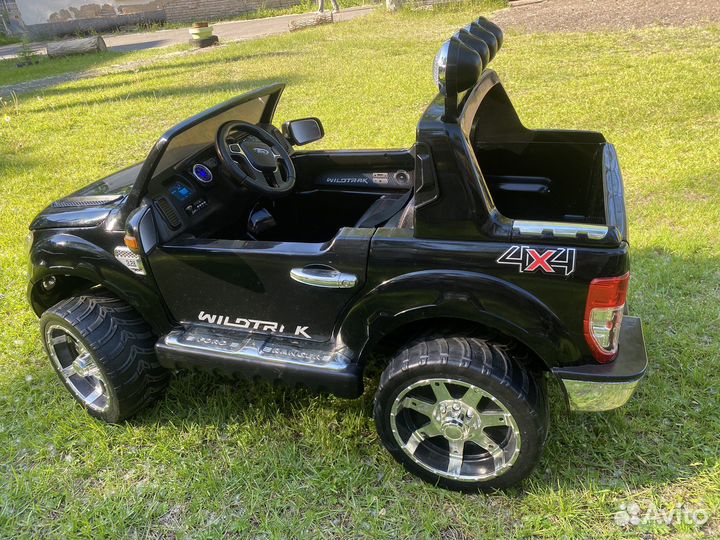 Детский электромобиль Ford