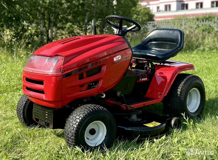 Садовый трактор газонокосилка MTD