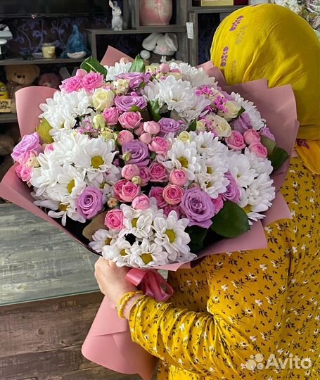 Букет микс хризантем,роз и кустовой розы