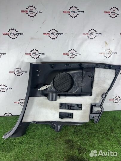 Обшивка салона задняя левая Toyota Celica ZZT231