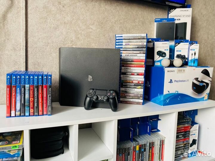 Sony Playstation 4 Pro cuh-7208b VR PS4