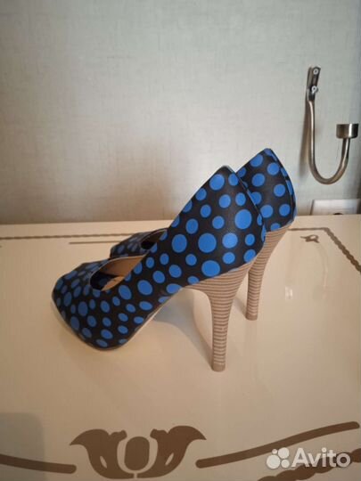 Босоножки и туфли женские