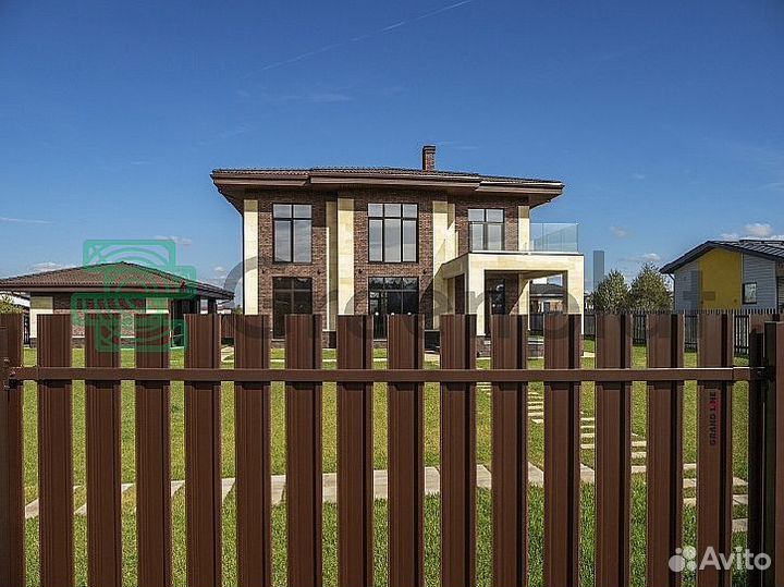 Забор из Прямоугольного металлического штакетника