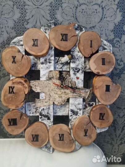 Часы из спила дерева (слива)