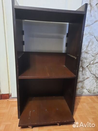 Удобная стойка для радиоаппаратуры на колёсиках