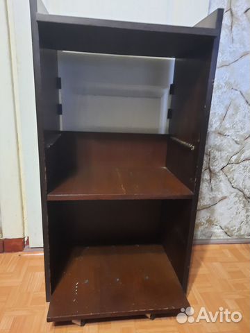 Удобная стойка для радиоаппаратуры на колёсиках