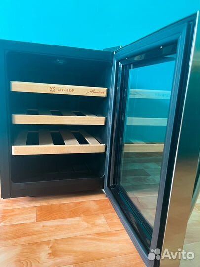 Винный шкаф libhof AM-12