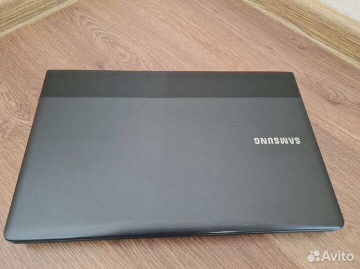 Ноутбук Samsung 15.6'', отличный внешний вид