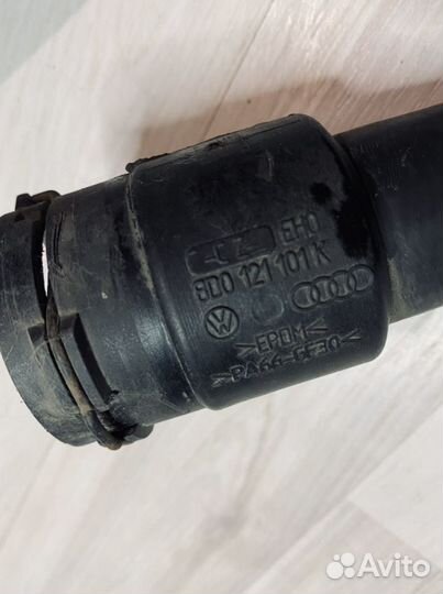 Патрубок радиатора VAG 4B0121049S