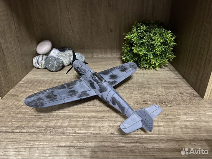 Модель самолета 1/48