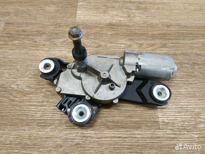 Мотор заднего стеклоочистителя Mazda 3 BK