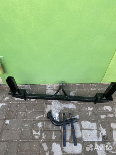 Фаркоп Лада Веста