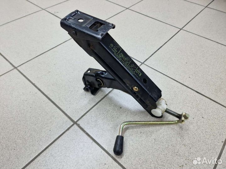 Оригинальный домкрат Volkswagen Polo 6N0011031A