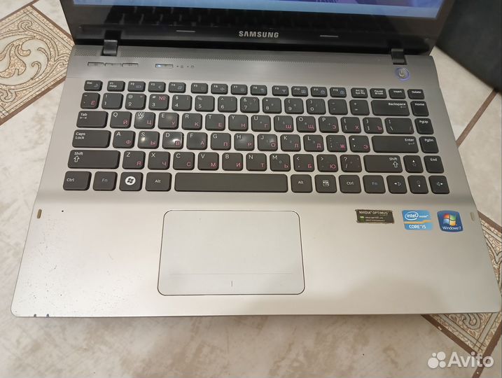 Быстрый Samsung Core i5 2410m GT520m