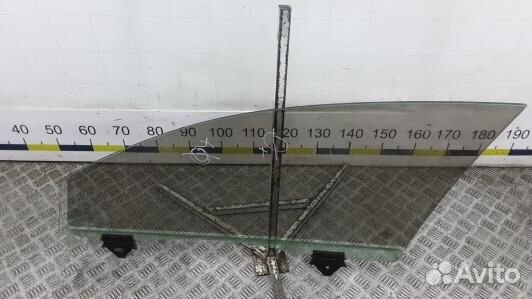 Стекло двери передней правой audi A8 D3 (70F05E301