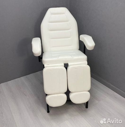 Стул для мастера педикюра, косметолога