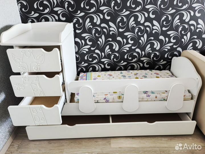 Детская кровать с матрасом