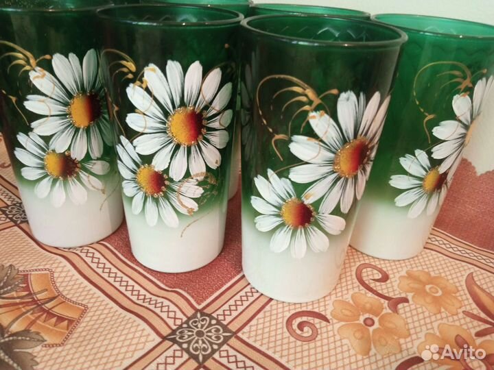 Набор стеклянных стаканов