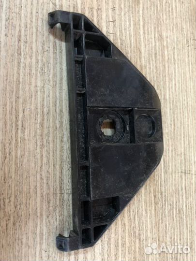 Кронштейн Toyota Rav4