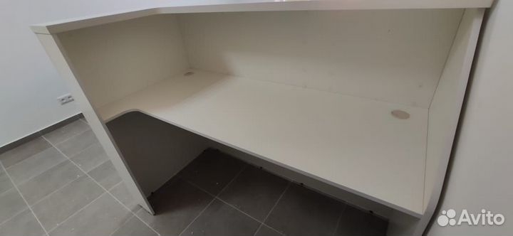 Стойка ресепшн