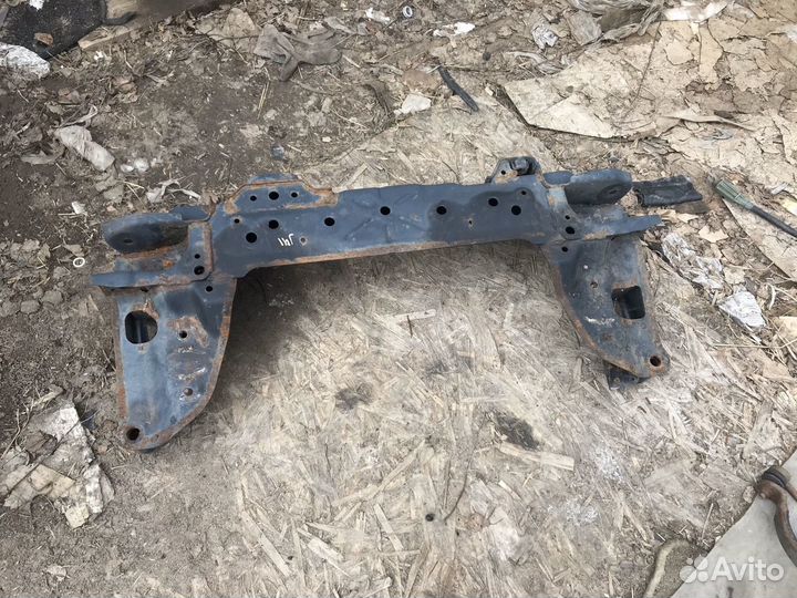 Infiniti fx35 fx45 подрамник передний