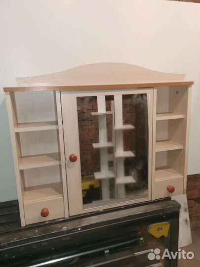 Полка навесная с зеркалом