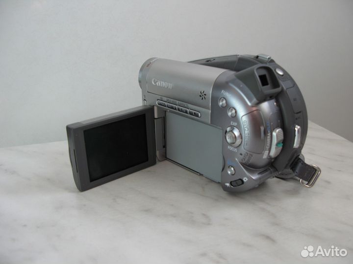 Видеокамера Canon DC10