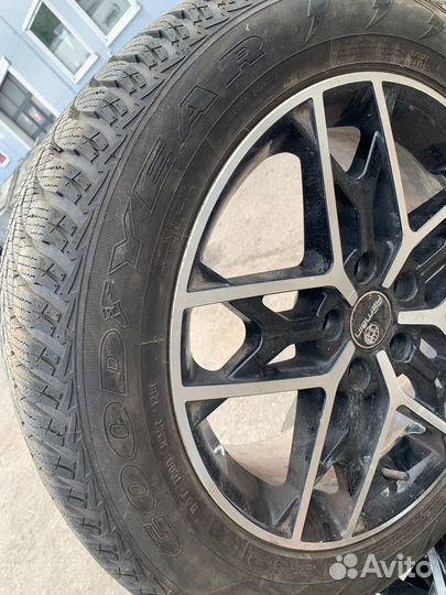 Goodyear UltraGrip Ice 225/55 R17 110T на дисках