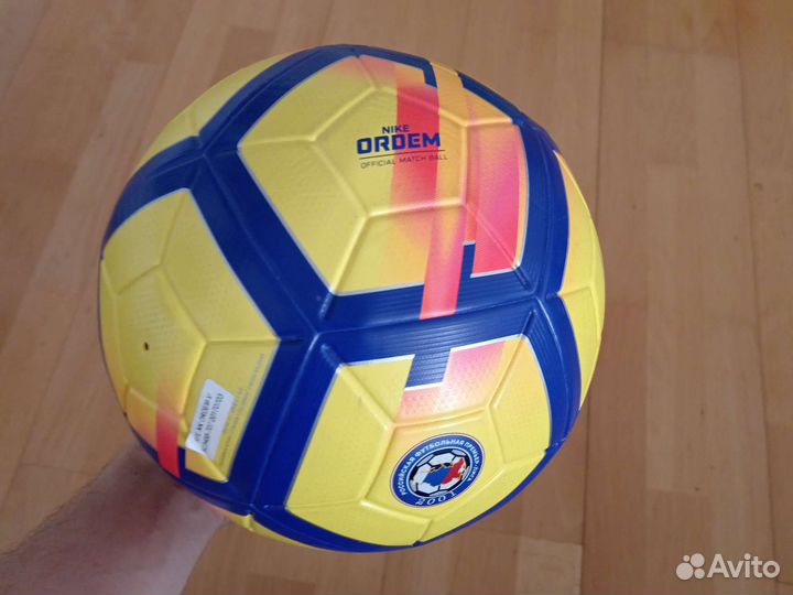 Футбольный мяч nike