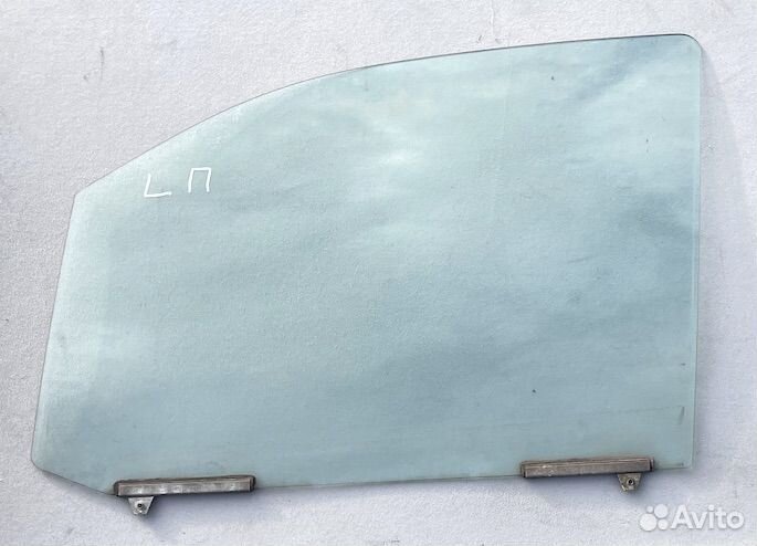 Мицубиси Основное стекло передних дверей Лев