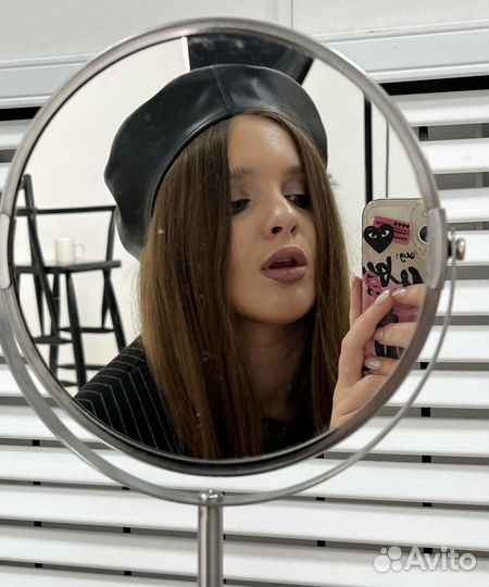 Берет из экокожи