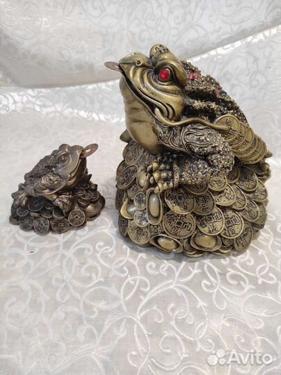 Трёхлапая Жаба денежная лягушка. Новая