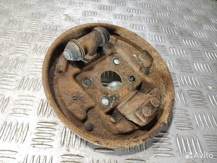 Щит опорный Nissan Micra k11 K11