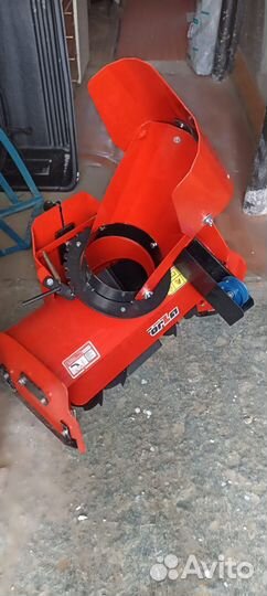 Снегоуборочная приставка к мотоблоку