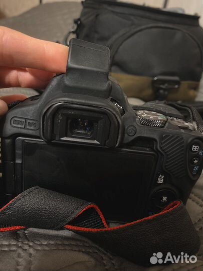 Зеркальный фотоаппарат canon 200d с объективами