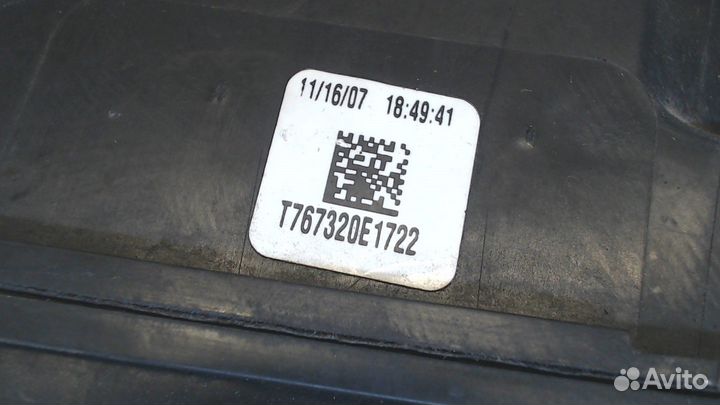 Корпус воздушного фильтра Nissan Elgrand, 1999