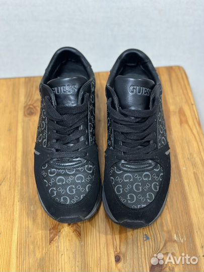 Кроссовки Guess