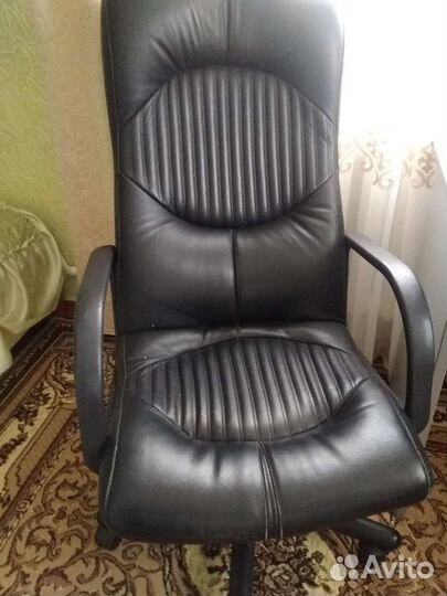 Офисное кресло руководителя бу кожаное