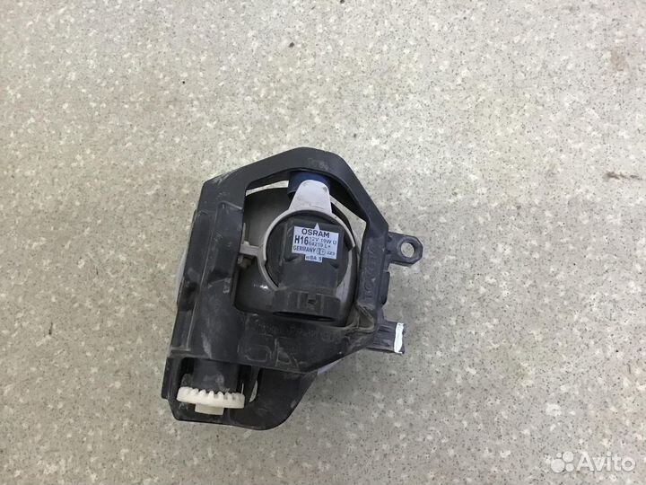 Фара противотуманная левая Toyota Land Cruiser (15