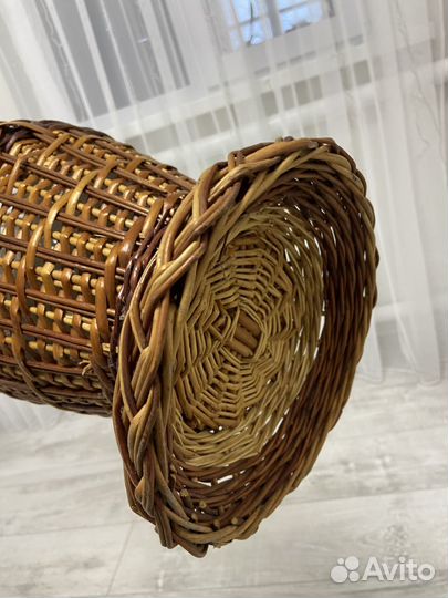 Ваза напольная из натуральной лозы