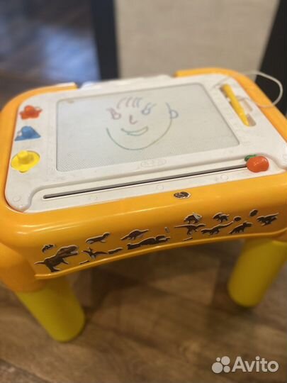 Развивающий столик жирафики