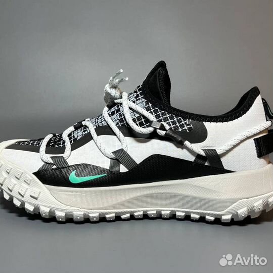 Nike ACG Mountain Fly Low