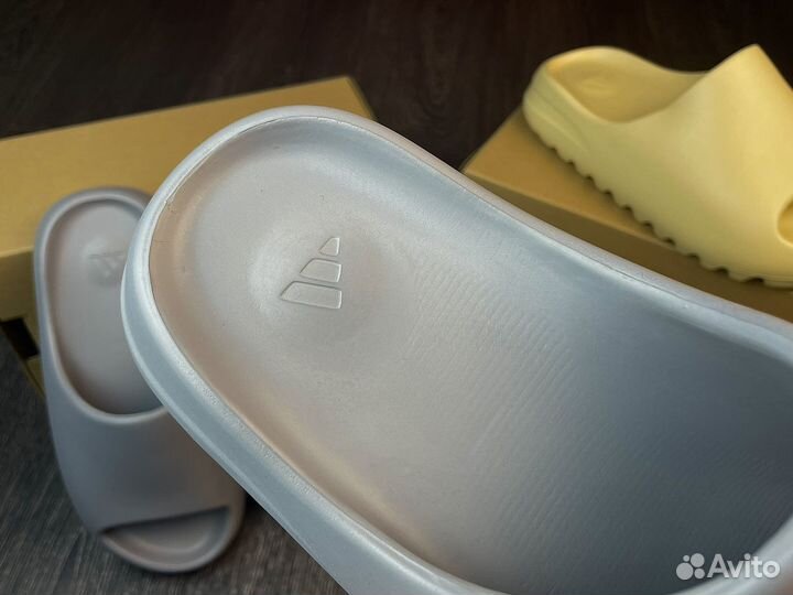 Тапки adidas yeezy slide