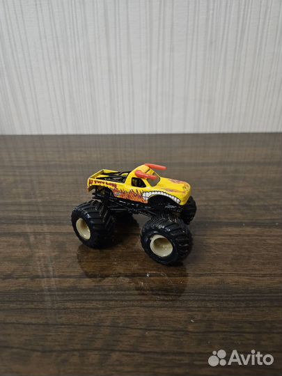 Машинки hotwheels Монстр