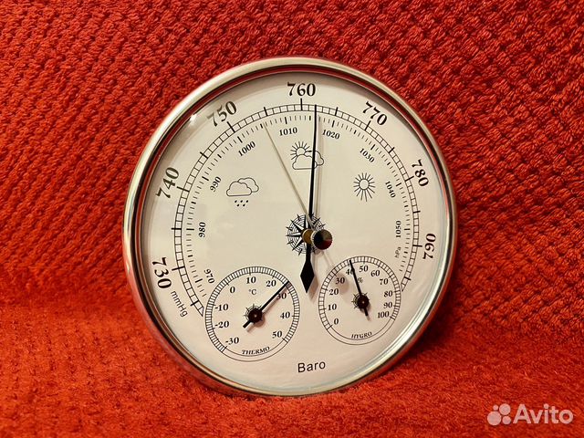 Барометр настенный